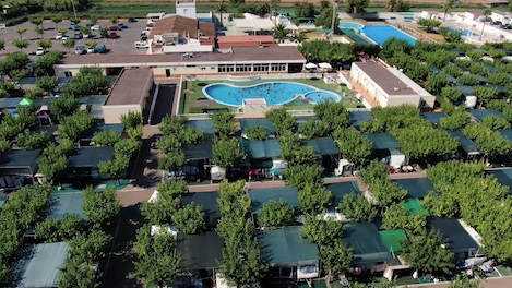 Vista aérea de todo el camping